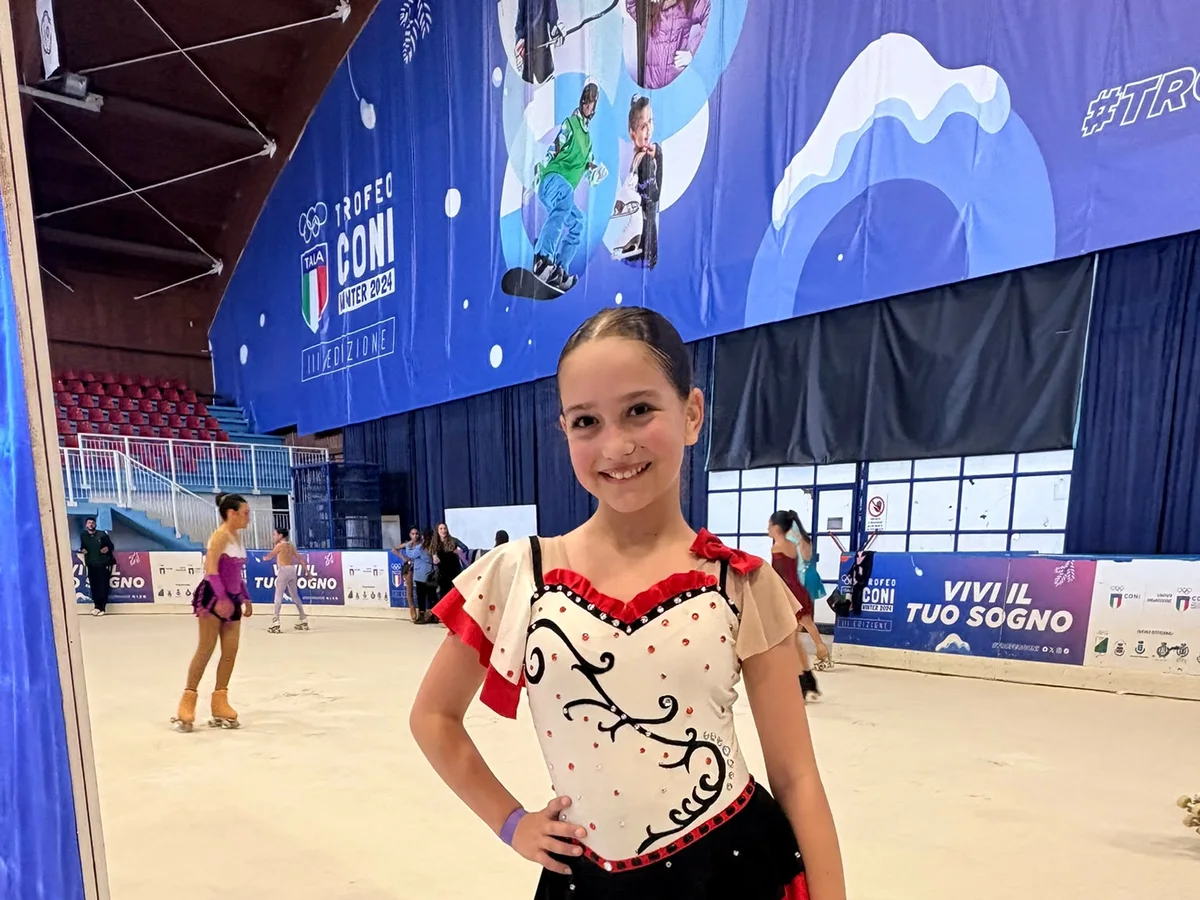 Giovane allieva della Skating Academy in pista